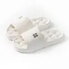 Pantuflas de Baño para Mujer Interior Casa 2025 Nuevas Baño Antideslizantes Eva Suela Gruesa Recortadas Sandalias con Aberturas para Mujer Verano