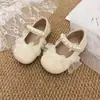 Zapatos de Princesa Mary Janes para Niñas Otoño 2025 Estilo Coreano Moño de Cinta Perla Dulce Niña Pequeña Suela Suave Zapatos Individuales