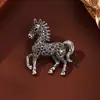 Broche Mítico Pégaso Estilo Europeu e Americano, Corsage do Ano do Cavalo, Broche Animal de Esmalte Imitação de Luxo Leve de Alta Qualidade para Homens