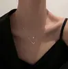 Collar de Diamante Flash de Doble Capa en Forma de V para Mujer Lujo Ligero Diseño de Nicho Sentido de la Moda Estilo Ins Cadena de Clavícula Elegante Exquisita Venta al por Mayor