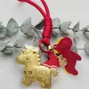Oro Puro 999 Año del Caballo Modelo Nuevo Llavero "Hazte Rico al Instante" Serie de Regalos de San Valentín Correa para Teléfono Regalo de Año Nuevo