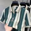 Oferta especial: Nuevo Estilo de Verano Top Holgado con Escote en V y Logo Bordado, Camisa Polo de Manga Corta para Hombre con Bloques de Color Rayados
