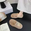 Hebilla metálica Baotou ropa exterior estilo coreano nuevo 2026 zapatos de algodón holgados con forro de pelo para mujer, suela plana, otoño e invierno