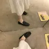2026 Outono Retro Estilo Old Money Sapatilhas Planas Slip-on Versáteis Solado Macio Bico Quadrado Pequenos Sapatos de Couro Loafers para Mulheres
