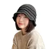 Gorro de Punto Calado Estilo Coreano para Mujer Otoño e Invierno con Adorno de Encaje, Gorro de Pescador Versátil, Adelgazante de Rostro, Protección para los Oídos, Gorro para Clima Frío