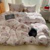 Conjunto de lençóis de quatro peças em veludo de leite espessado Classe A estilo ins, touca de cama pequena e fresca, roupa de cama têxtil para casa Nantong