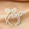 Brincos Europeus de Moda Estilo Transfronteiriço Princesa Fugitiva Pequena Pérola Laço, Luxo Leve, Compactos, Versáteis, Presente para Namorada, Presente de Feriado