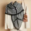 2026 Novo Xale de Lã com Recorte de Flor Xale Quadrado de Lã Leve para o Verão Crise Xale Qipao Feminino para Todas as Estações