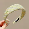 2026 Nuevo Estilo Diadema de Mujer Plisada de Ala Ancha Sensación de Alta Gama Cubre la Parte Superior del Cráneo Hace que la Cara se Vea Más Pequeña Cubre la Raya del Cabello Pinza para el Cabello Accesorio para el Cabello
