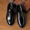 Zapatos de Cuero para Hombre de Primavera y Verano, Transpirables de Cuero Genuino para Hombre, Estilo Británico Formal, Suela Gruesa, Aumentadores de Altura, Estilo Coreano, Versátiles