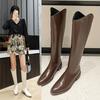 Botas de mujer de moda británica de otoño e invierno de 2024, con punta puntiaguda pero tacón grueso hasta la rodilla, cremallera trasera de tubo largo, boca en V