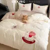 Estilo fresco y sencillo, juego de ropa de cama de cuatro piezas bordado de toalla de algodón lavado, funda de edredón de algodón puro, juego de sábanas de tres piezas para dormitorio de estudiante
