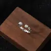 Anillo de Metal con Cabeza de Fósforo Abierta y Circonita, Exquisito y Sencillo, Moderno Diseño de Uñas Redondas, Anillo de Lujo Ligero al por Mayor Transfronterizo para Mujeres