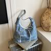 Bolsa de Axila para Deslocamento para Mulheres 2025 Nova Bolsa de Ombro com Laço Primavera e Verão Bolsa Tote Casual de Jeans