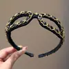 Faixa de Cabeça com Óculos Estilo Chanel para Mulheres, Versátil para o Dia a Dia, Luxo Leve com Toque Sofisticado, Faixa de Cabeça com Corrente de Metal, Acessório de Cabelo com Pente de Coroa Alta