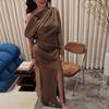 Vestido Elegante Retrô Europeu e Americano de Um Ombro Plissado Slim Fit com Fenda - Coleção Primavera/Verão 2025