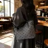 Bolsos para Mujer 2026 Otoño e Invierno Nueva Moda Bolso de Hombro de Lunares Negros Bolso de Mujer Ropa de Trabajo Bolso Bandolera Bolso Tote de Gran Capacidad