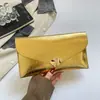 Bolsa de Embreagem Retro de Alta Qualidade Transfronteiriça para Mulheres 2026 Novo Design de Nicho Bolsa Transversal Pequena Quadrada para o Dia a Dia Bolsa Envelope