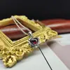 Plata de Ley s925 Estilo Europeo y Americano Personalidad Rojo Circonita Incrustada Colgante de Corazón Simple ins Estilo Frío Nicho Conjunto