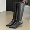 Botas compridas finas de salto alto de um pé, ricas e nobres, para pessoas baixas, bico fino de outono e inverno, abaixo do joelho, emagrecimento, zíper traseiro, botas de salto alto
