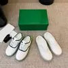 Zapatos de lona retro de alta calidad y versátiles en bloques de color para mujer en Guangzhou, zapatillas deportivas casuales, con cordones, suela gruesa, zapatos blancos para mujer