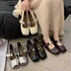 Zapatos Mary Jane de punta cuadrada estilo Chanel 2025 con plataforma interior y hebilla metálica, zapatos de un solo color sin cordones para mujer, adecuados para primavera y otoño, con un aspecto elegante