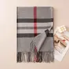 Cachecol xadrez estilo britânico para mulheres, outono e inverno, imitação de caxemira, versão coreana, xale moderno, acadêmico, para casais de homens e mulheres, aquecedor de pescoço, toque de alta qualidade