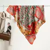 Moda Outono e Inverno Novo Lenço Quadrado Grande de Seda e Lã Dupla Face Cor Diferente Lenço de Seda e Lã 105 Xale Quente Versátil