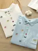 Camisa de manga larga estilo vintage, artística, bordada con mariposas, para mujer, con corte holgado, diseño de algodón puro y una capa exterior de gasa de algodón de doble capa.
