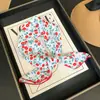 Bufanda Cuadrada Pequeña Floral Fresca Estilo Coreano para Mujer Bufanda de Seda Versátil Bufanda Decorativa para la Cabeza en Viajes Cinturón para el Pelo Bufanda Artística Primavera y Otoño