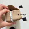 Chinelos Casuais Retro de Bico Fechado Mollykiki para Mulheres 2026 Novo Estilo Primavera Slip-On Preguiçoso Sapatos Versáteis Tendência