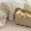Pendientes Exquisitos y Compactos en Forma de Corazón con Circonita, Pinzas para Orejas Tipo Bobina de Mosquito para Mujer, Primavera y Verano, Lujo Ligero, Sensación de Alta Gama, Estilo Dulce y Fresco de Chica