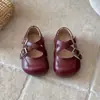 Novos Sapatos Vermelhos de Couro para Meninas da Primavera de 2026, Sapatos de Princesa Macios para Bebês, Sapatos de Princesa Retrô para Meninas Jovens, Modernos