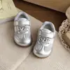Tênis Esportivo Feminino 2026 Primavera Novo Estilo Sapatos Casuais Respiráveis de Malha para Crianças Tênis Esportivo da Moda e Confortável para Bebês
