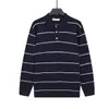 Suéter de punto a rayas con cuello alto para hombre, otoño e invierno, con un cuello clásico y un estilo sofisticado y discreto, perfecto para un atuendo business casual.
