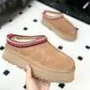 Novas botas de neve de sola grossa 2026, sapatos casuais de algodão quentes com forro de fleece para o inverno, calce fácil, botas de neve estilo étnico, atacado