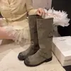 Hebilla de cinturón de cuero retro desgastada botas de motocicleta hasta la rodilla para mujer 2025 otoño nuevo tacón grueso botas de media pantorrilla ropa de trabajo botas largas