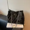 Otoño 2025 Nueva Tendencia de Moda Bolso Tote Simple de Color Sólido Bolso de Hombro Cruzado Bordado Acolchado Texturizado para Viajes
