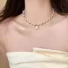 Colar Gargantilha de Pérolas Estilo Francês para Mulheres, Design de Nicho de Luxo Leve, Corrente para Clavícula em Formato de Coração, Corrente de Suéter de Alta Qualidade com um Toque Elegante