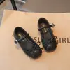 Sapatos de Couro para Meninas Sapatos de Princesa com Laço 2026 Primavera/Outono Sapatilhas para Bebês Sola Macia Sapatos Individuais Infantis Boca Rasa Sapatos para Crianças Maiores