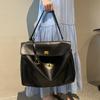 2026 Nuevo Bolso Grande de Hombro Bolso de Mano de Piel de Ternera Lisa para Mujer con Hebilla de Cierre Bajo el Brazo Bolso Tote Grande Casual para el Día a Día