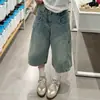 Shorts jeans femininos cropped azul claro, novo estilo verão 2026, emagrecedor, solto, perna reta, cintura alta, calça de perna larga estilo americano