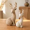 Escultura de alce impressa em 3D, um produto popular transfronteiriço, apresenta um estilo minimalista europeu e é adequada para decorar casas pequenas e para ocasiões festivas.