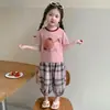 Conjunto para Meninas 2026 Novo Estilo Versão Coreana Infantil Moda Botões Estilosos Cachorrinho Conjunto de Duas Peças Roupas de Verão para Crianças Pequenas