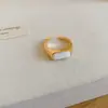 Serenidad de Té Blanco, Anillo Abierto Irregular de Perla Tejido Plegado, Anillo de Dedo Índice de Lujo Ligero de Gama Alta, Accesorio de Mano de Moda