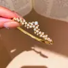 Brazalete Abierto de Doble Capa de Circonita Super Brillante Europeo y Americano, Pulsera de Lujo Ligero de Alto Nivel y Temperamento, Joyería de Mano Retro Exquisita de Nicho para Mujeres