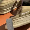 Nuevas zapatillas de algodón de invierno para mujer, adecuadas para usar en exteriores, impermeables, antideslizantes, de suela gruesa, silenciosas, antibacterianas, resistentes al olor, zapatillas de felpa cálidas para hombre
