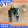 ¡Guau, un organizador de cosméticos hecho a medida con tres compartimentos, un soporte para labiales, un soporte para brochas de maquillaje y una caja a prueba de polvo para tu tocador