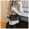 Bolsa de Nylon Fresca e Simples para Mulheres 2025 Nova Moda Versátil Bolsa Transversal Texturizada Bolsa de Ombro Venda por Atacado