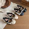 Zapatos de piel para niña estilo coreano, nuevos modelos de primavera y otoño, zapatitos de princesa para niños estilo Chanel pequeño, mocasines de bebé, zapatos planos para niñas pequeñas